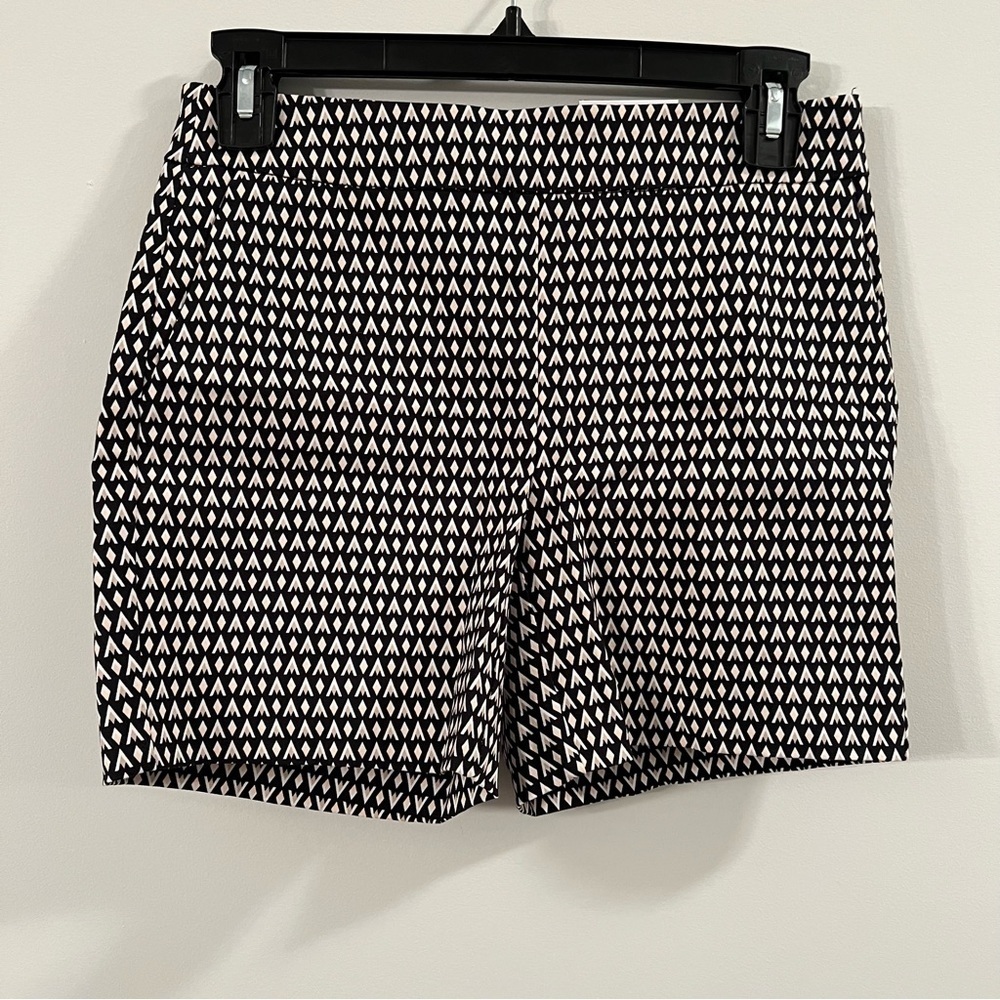 Women’s new WHBM black patterned Bermuda shorts size 0